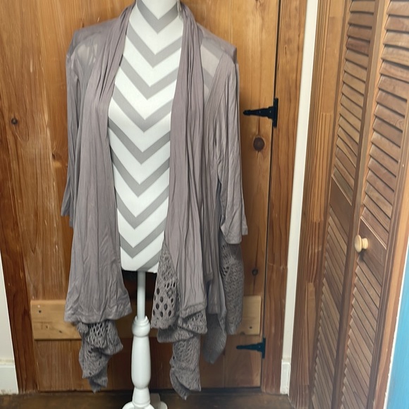 Lavanya woman 1X taupe waterfall cardigan/duster - Picture 2 of 5